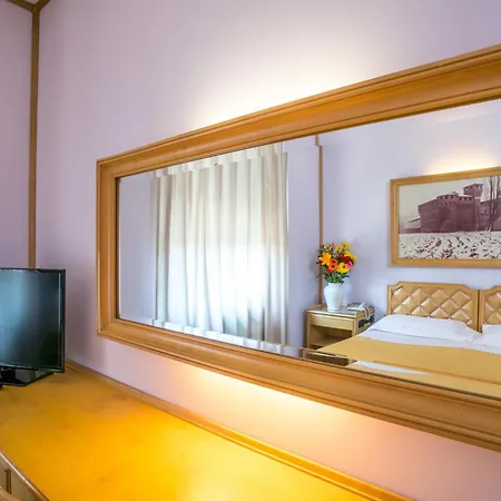 Italia Hotel 4*