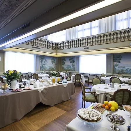 Hotel Italia 4*