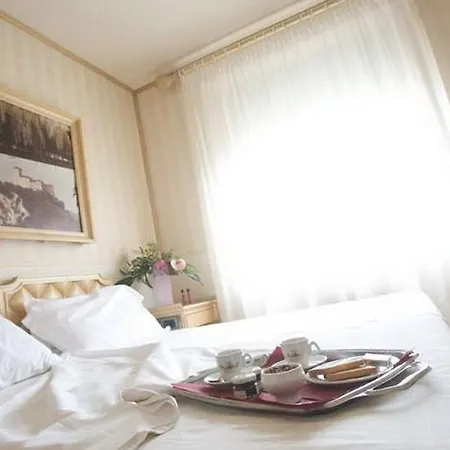 Italia Hotel 4*