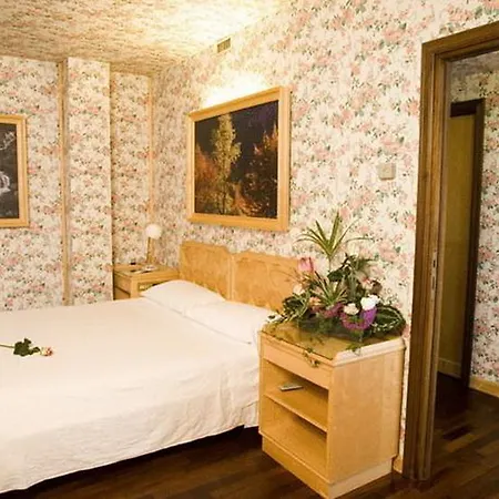 Italia Hotel 4*