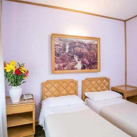 Italia Hotel 4*